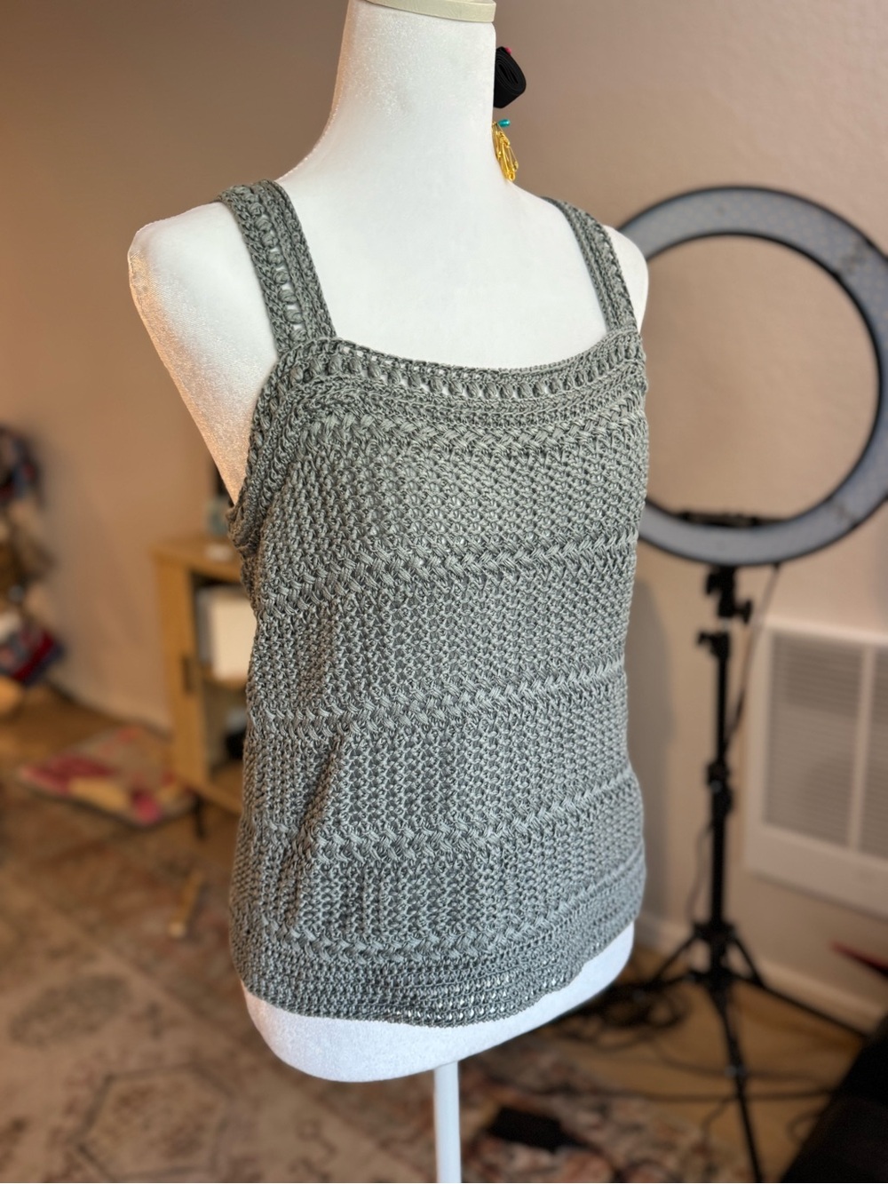 Vince crocheted top Size M - Picture 2 of 7